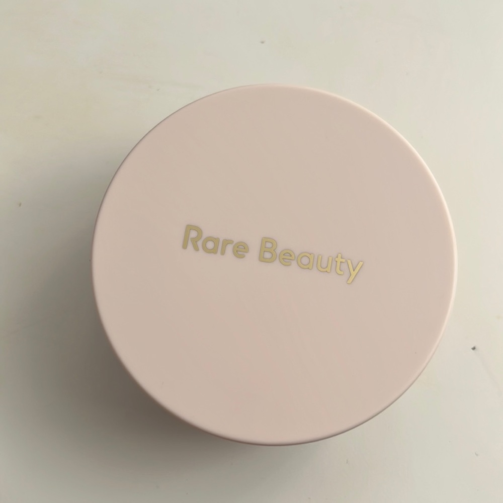 Rare Beaty setting powder. Never used.